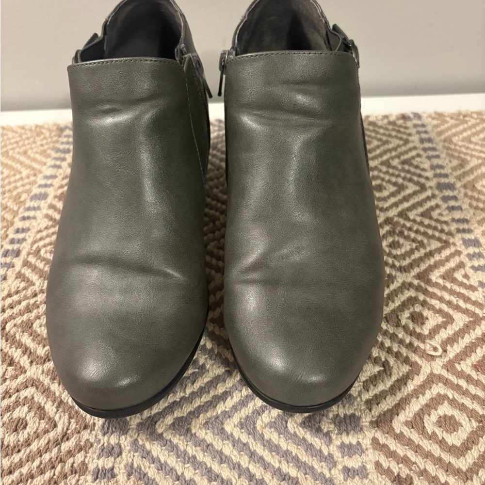 Croft & Barrow Women's Gray Ankle Booties